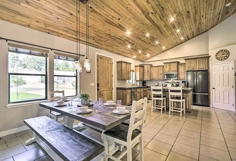 Modern Show Low Home W/ Bbq & Fire Pit!