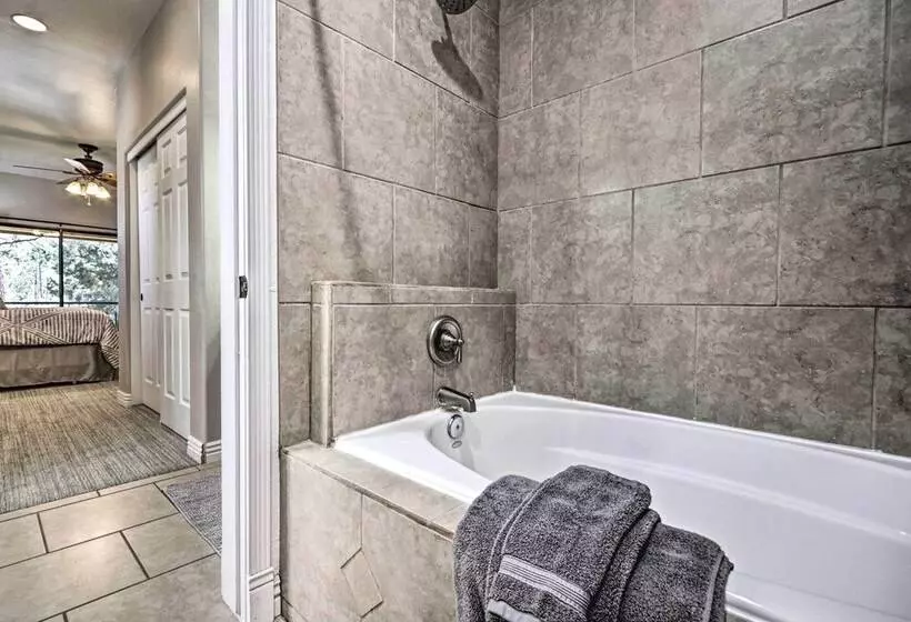 Modern Show Low Home W/ Bbq & Fire Pit!