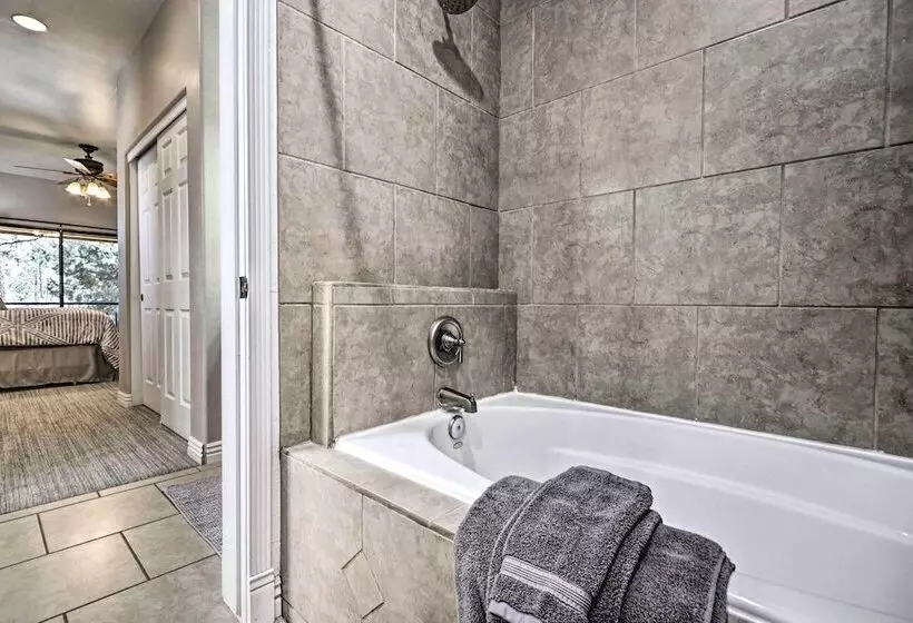 Modern Show Low Home W/ Bbq & Fire Pit!