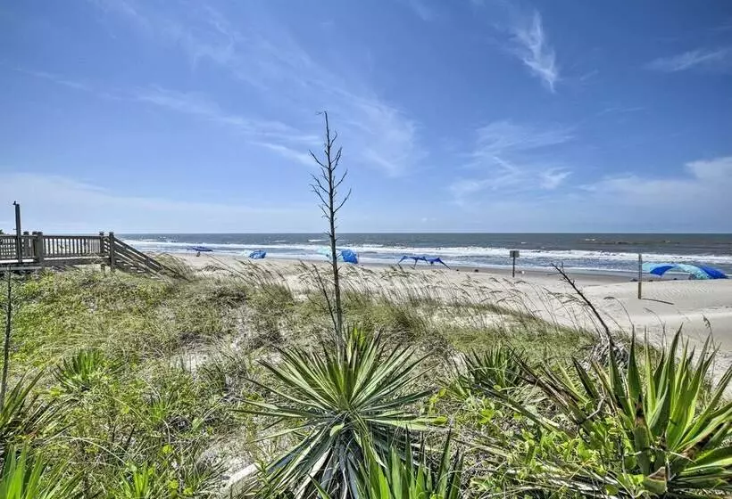 Oak Island Beach Abode W/ Deck: Walk To Shore!