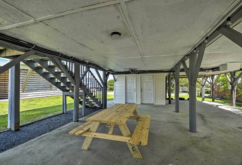 Oak Island Beach Abode W/ Deck: Walk To Shore!