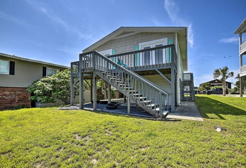 Oak Island Beach Abode W/ Deck: Walk To Shore!