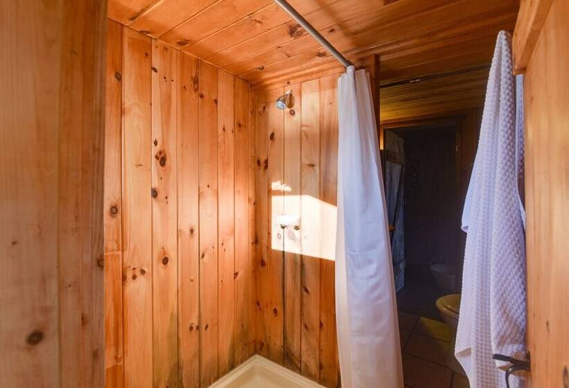 Oceanfront Cottage W/ Deck 2 Mi To Boothbay Harbor