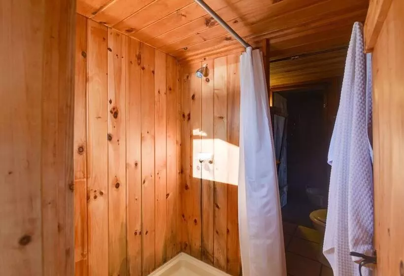 Oceanfront Cottage W/ Deck 2 Mi To Boothbay Harbor