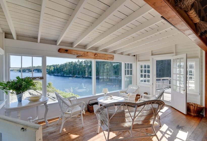 Oceanfront Cottage W/ Deck 2 Mi To Boothbay Harbor