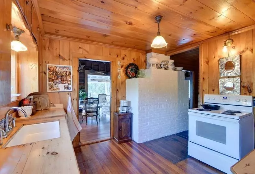 Oceanfront Cottage W/ Deck 2 Mi To Boothbay Harbor