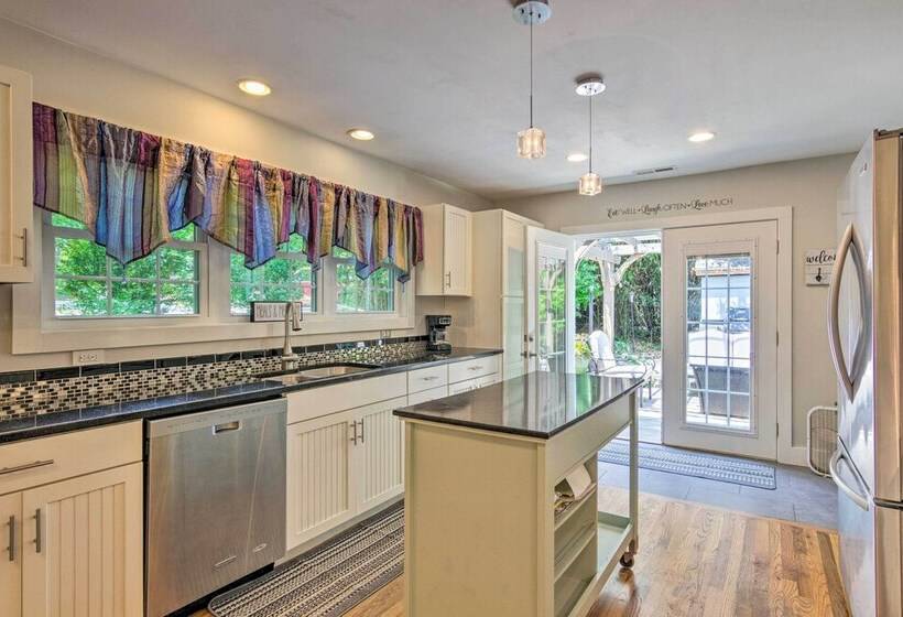 Blue Ridge Mountains Cottage W/ Pergola & Fire Pit