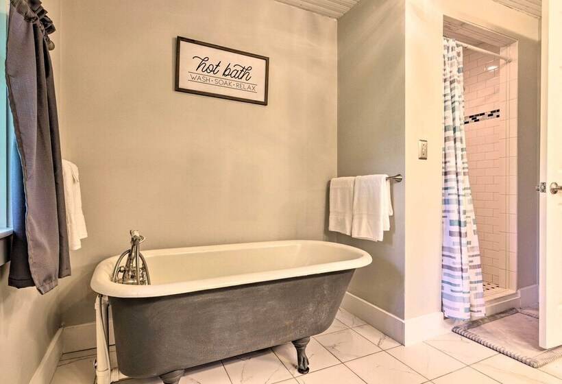 Blue Ridge Mountains Cottage W/ Pergola & Fire Pit