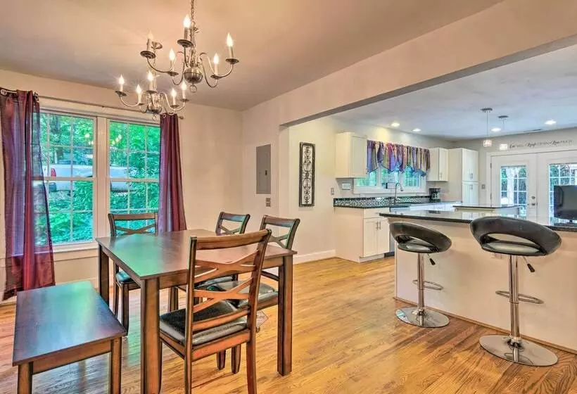 Blue Ridge Mountains Cottage W/ Pergola & Fire Pit