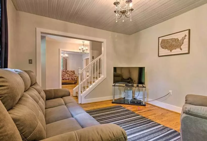 Blue Ridge Mountains Cottage W/ Pergola & Fire Pit