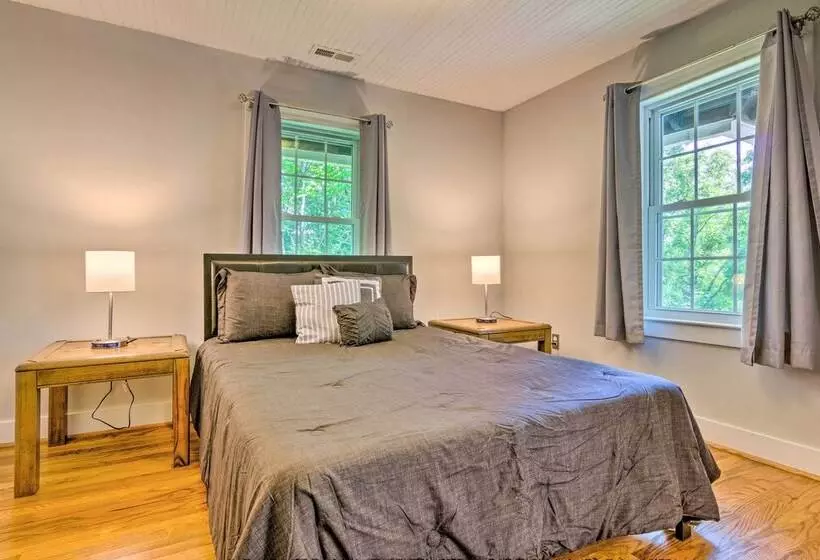 Blue Ridge Mountains Cottage W/ Pergola & Fire Pit