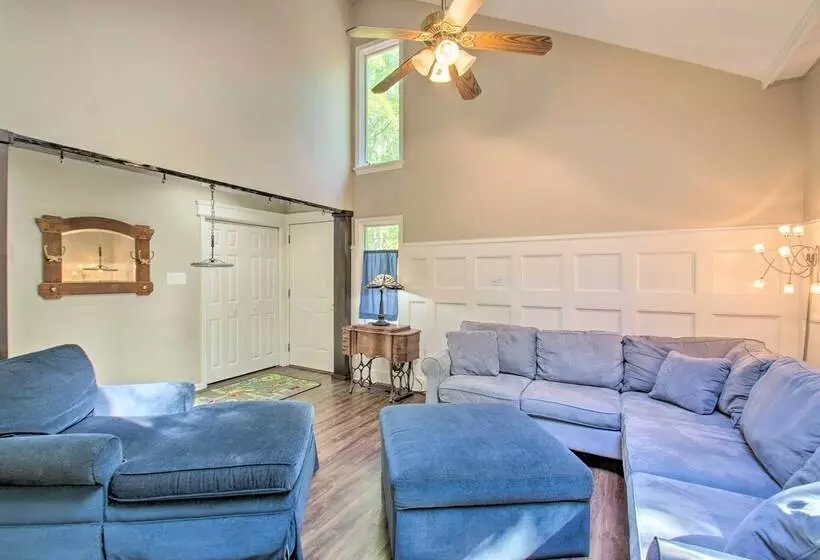 Peaceful New Market Cabin W/ Deck & Fire Pit!