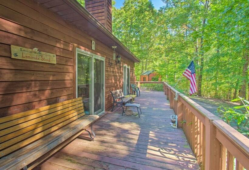 Peaceful New Market Cabin W/ Deck & Fire Pit!