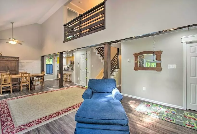 Peaceful New Market Cabin W/ Deck & Fire Pit!