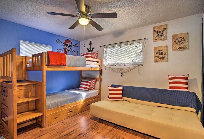 Seminole Retreat W/ Pool ~ 6 Mi To Beaches