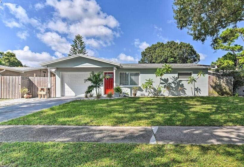 Seminole Retreat W/ Pool ~ 6 Mi To Beaches