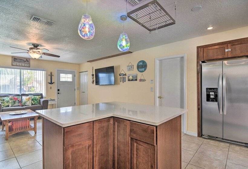 Seminole Retreat W/ Pool ~ 6 Mi To Beaches