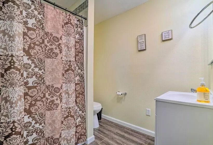 Pet Friendly Sierra Blanca Home In Downtown!