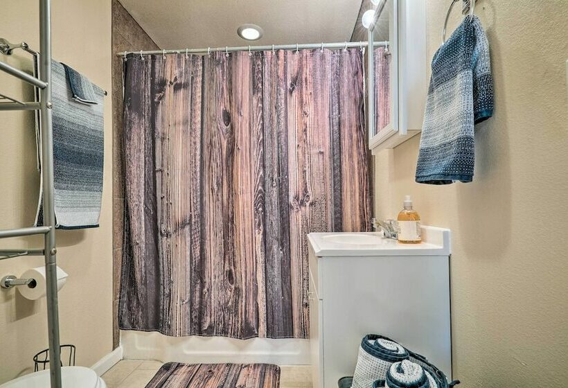 Pet Friendly Sierra Blanca Home In Downtown!