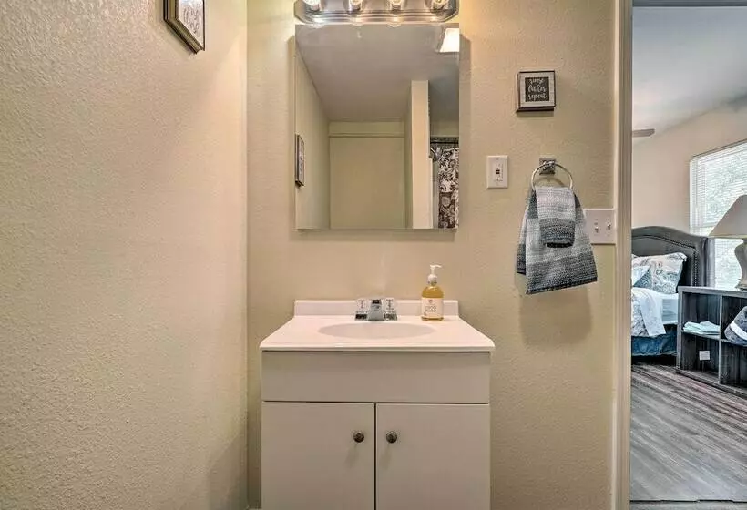 Pet Friendly Sierra Blanca Home In Downtown!