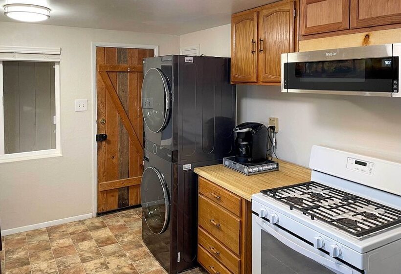 Quiet Home W/ Deck & Mtn Views ~ 3 Mi To Prescott