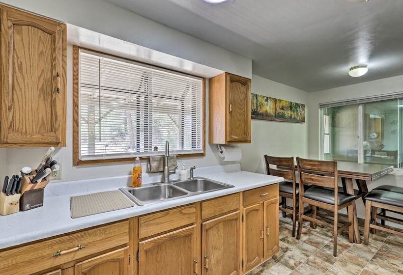 Quiet Home W/ Deck & Mtn Views ~ 3 Mi To Prescott