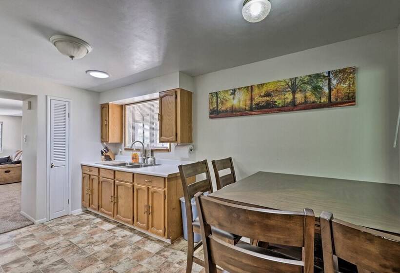 Quiet Home W/ Deck & Mtn Views ~ 3 Mi To Prescott