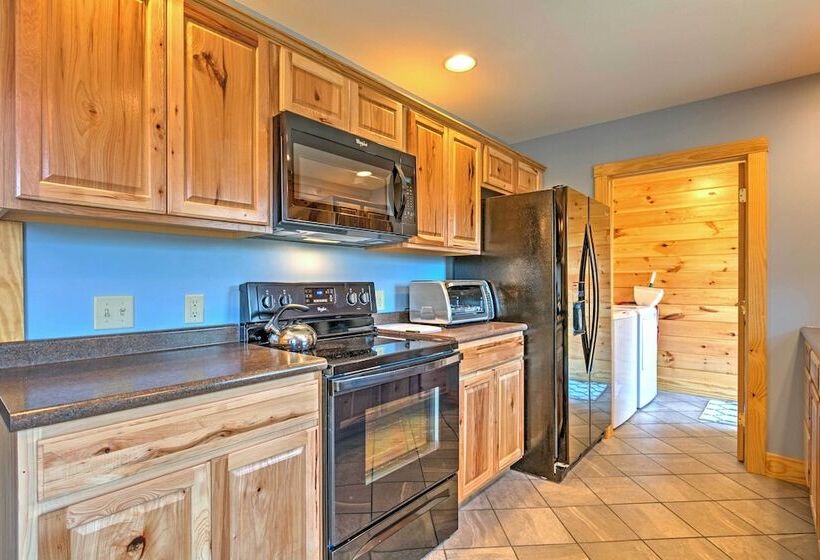 Quiet Shenandoah Cabin W/ Porch & Pastoral Views!