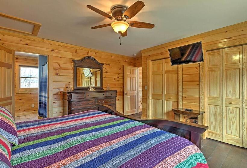 Quiet Shenandoah Cabin W/ Porch & Pastoral Views!