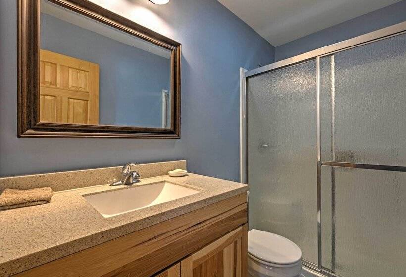 Quiet Shenandoah Cabin W/ Porch & Pastoral Views!