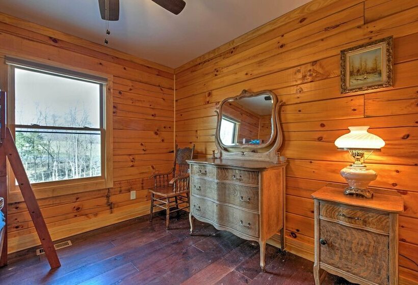 Quiet Shenandoah Cabin W/ Porch & Pastoral Views!