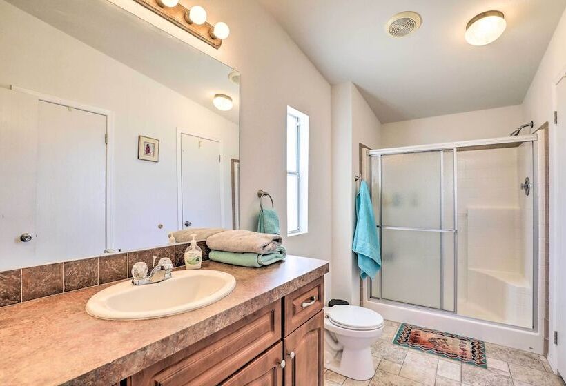 Quiet Tombstone Retreat ~ 3 Mi To Historic Dtwn!