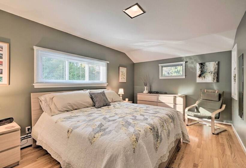 Rochester House W/ Fire Pit, Grill & Patio!