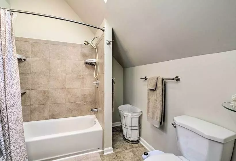 Rochester House W/ Fire Pit, Grill & Patio!