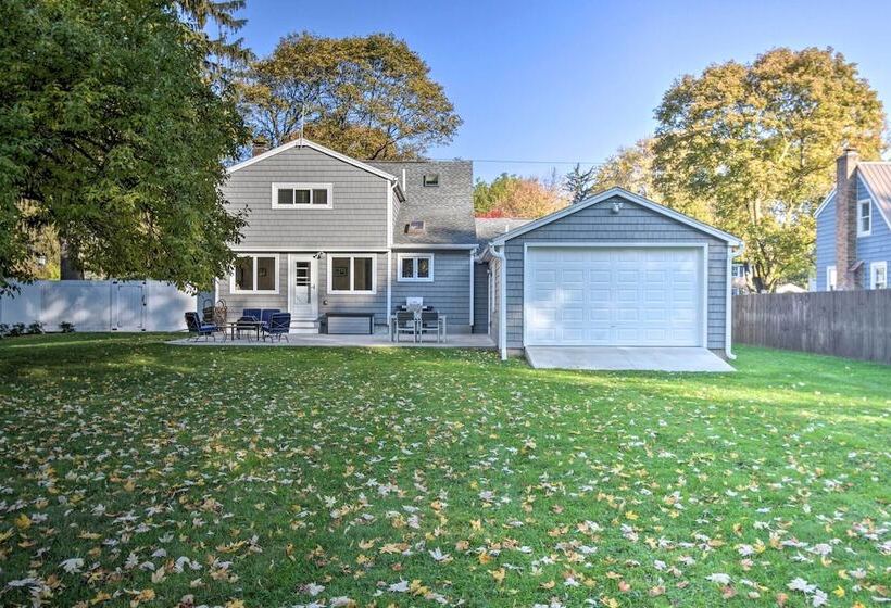 Rochester House W/ Fire Pit, Grill & Patio!