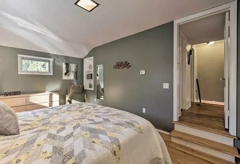 Rochester House W/ Fire Pit, Grill & Patio!