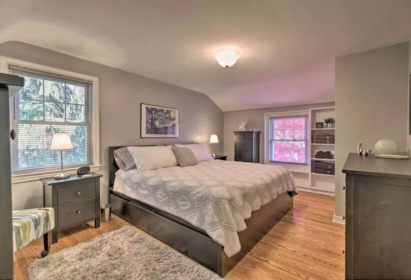 Rochester House W/ Fire Pit, Grill & Patio!