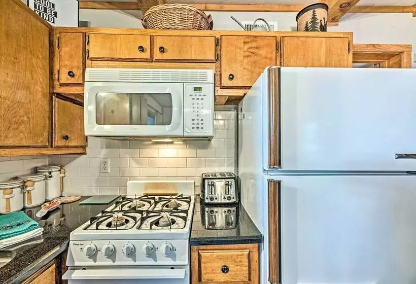 Ruidoso Cabin W/ Deck & Grill   Walk To Town!