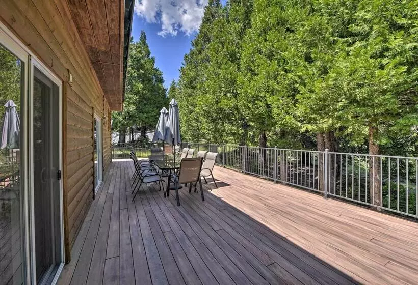 Secluded Camp Connell Home W/ Deck + Fireplace!