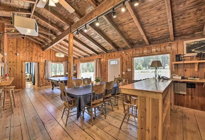Secluded Camp Connell Home W/ Deck + Fireplace!