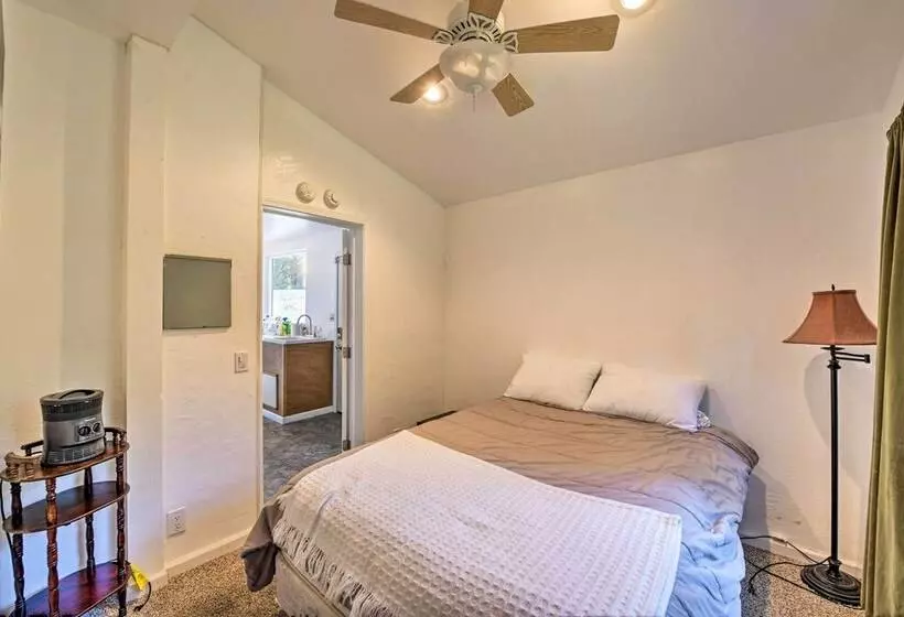 Secluded Camp Connell Home W/ Deck + Fireplace!