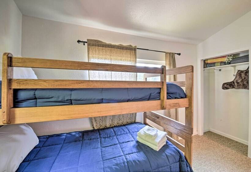 Secluded Camp Connell Home W/ Deck + Fireplace!