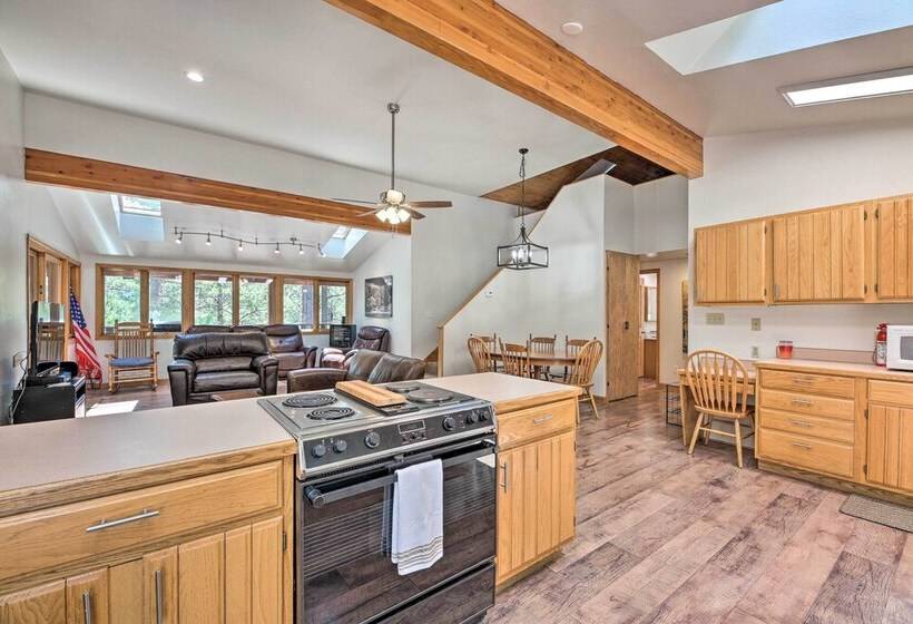 Serene Greer Cabin W/ Grill ~ 12 Mi To Skiing!