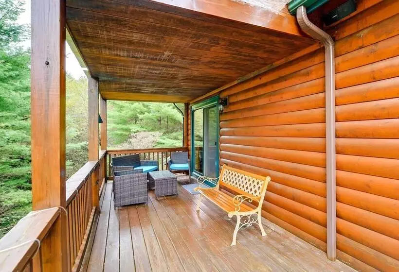 Gated Community W/ Perks: Cozy Sparta Cabin!