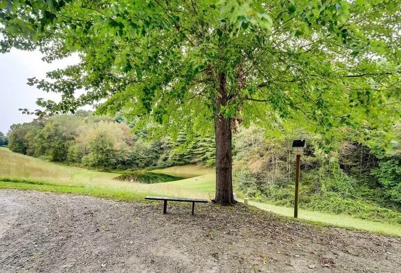 Gated Community W/ Perks: Cozy Sparta Cabin!