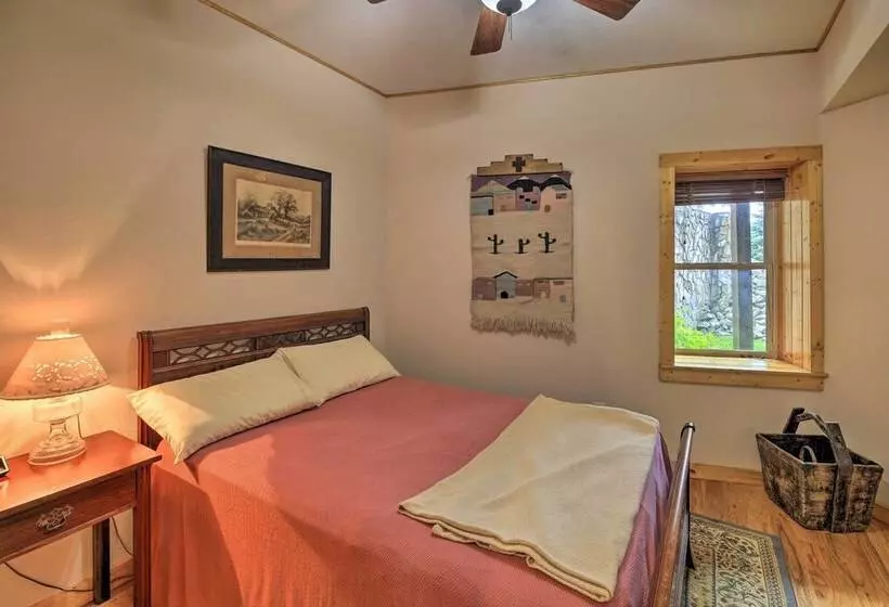 Gated Community W/ Perks: Cozy Sparta Cabin!