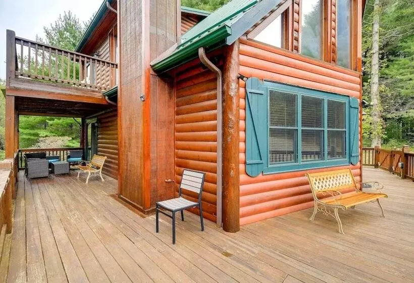 Gated Community W/ Perks: Cozy Sparta Cabin!