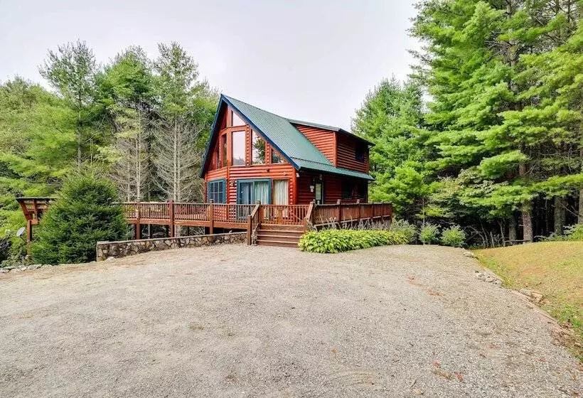Gated Community W/ Perks: Cozy Sparta Cabin!