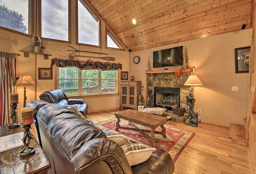 Gated Community W/ Perks: Cozy Sparta Cabin!