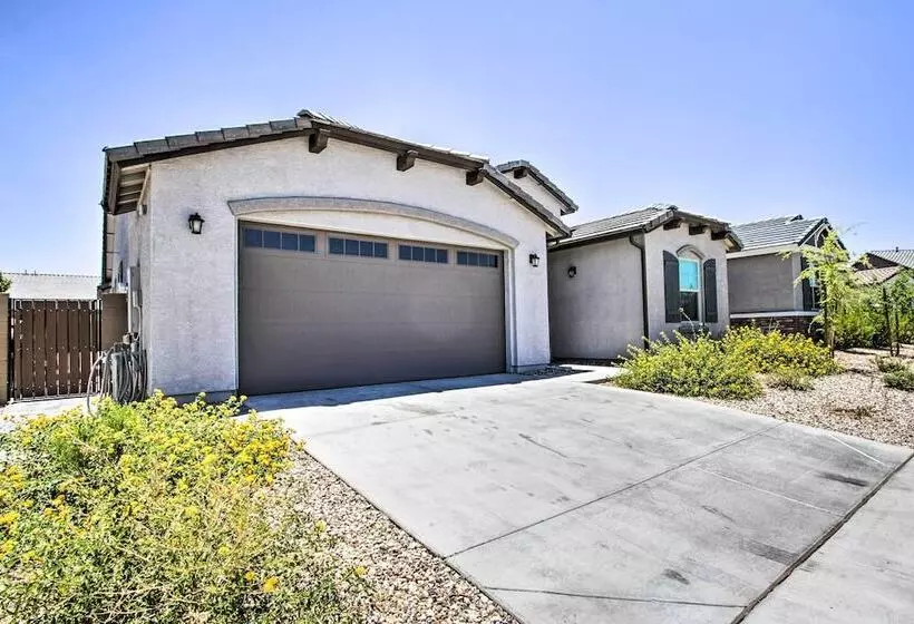 Spacious Surprise Home Near Sports Stadiums!